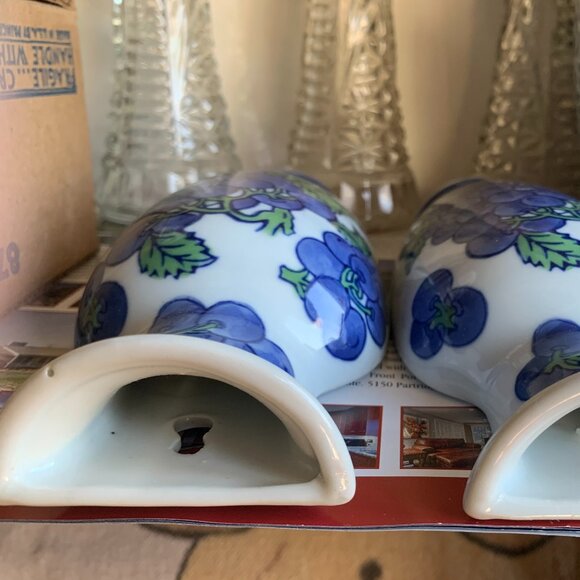 Chinese porcelain wall pocket vase blue and white set of 2 - Picture 10 of 10